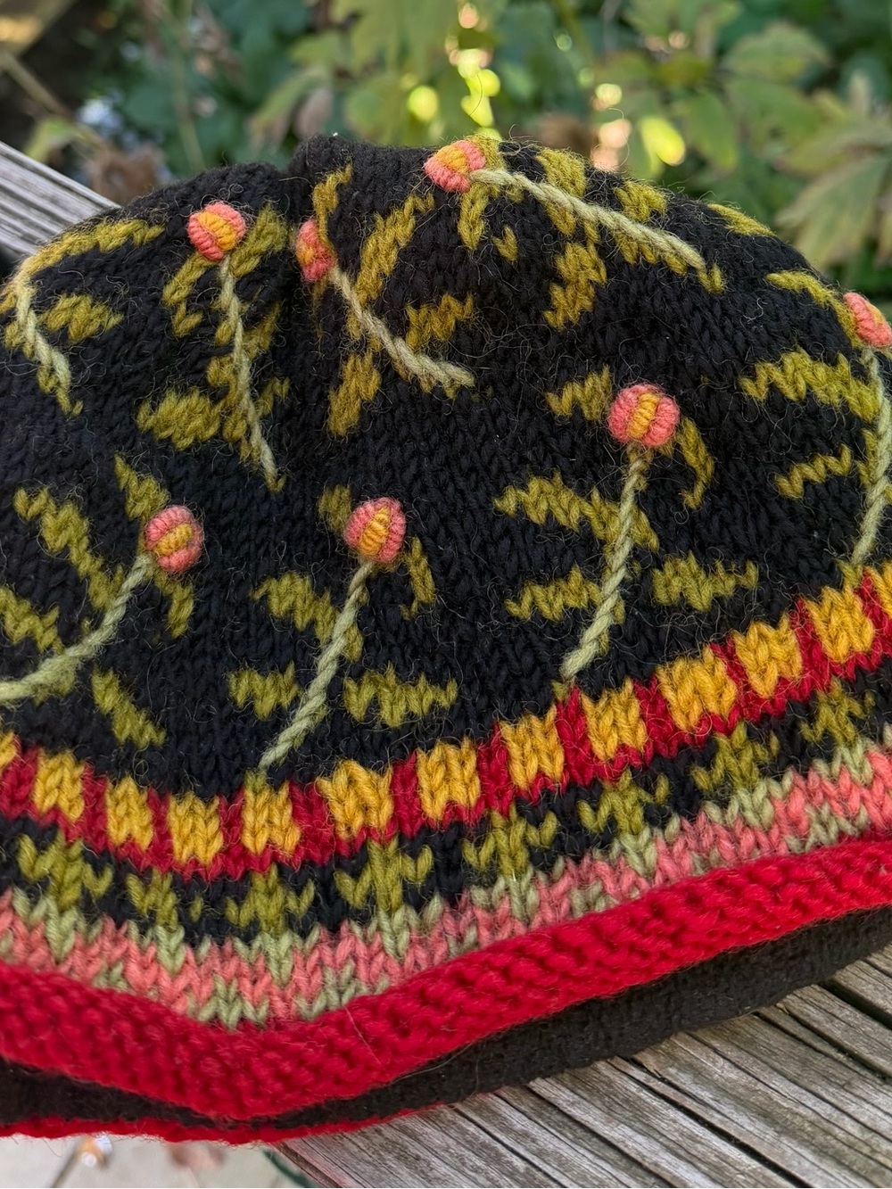 Lost Horizons 100 Percent Outer Wool Ladies Hat Lining 100 % Poly Preowned Nepal